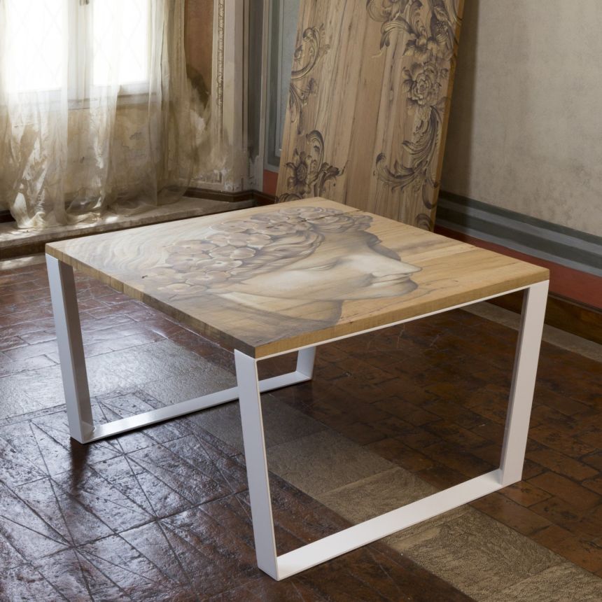 Affreschi su tavoli in legno, tra antico e moderno lo stile unico di Mariani
